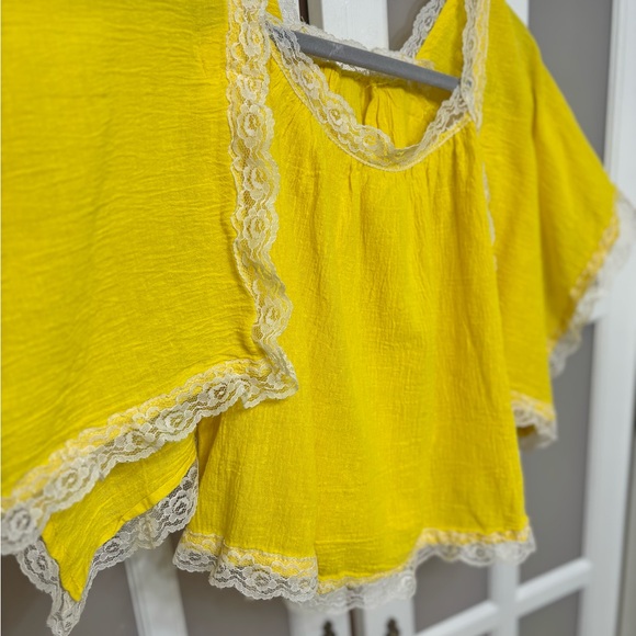Vintage Handmade Yellow Lace Boho Blouse | Flowy Cottagecore Top - Picture 3 of 9